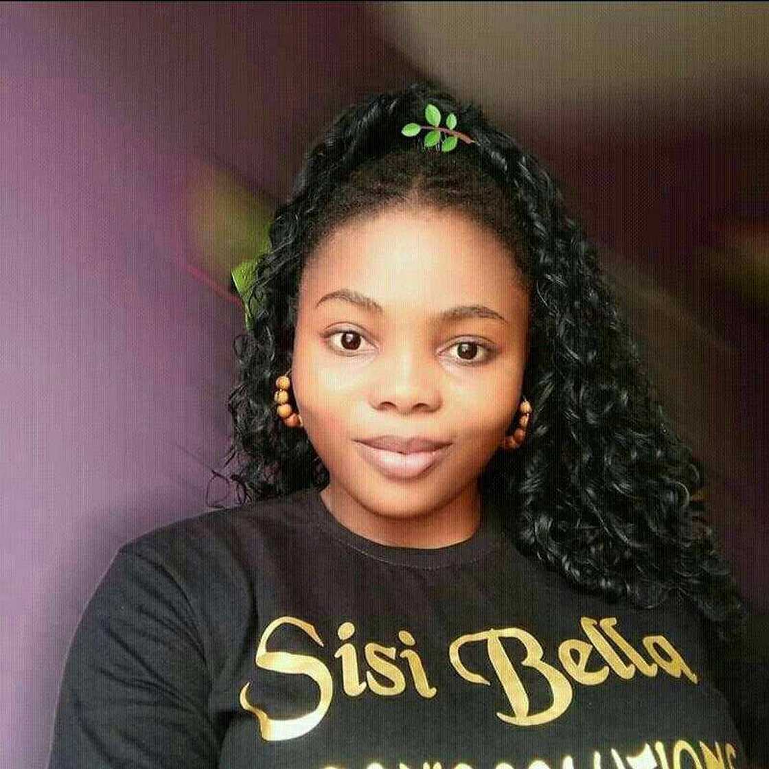 Lady receives 300k for his business from man she "casually told her needs; shares photos Lady receives 300k for his business from man she "casually told her needs; shares photos
