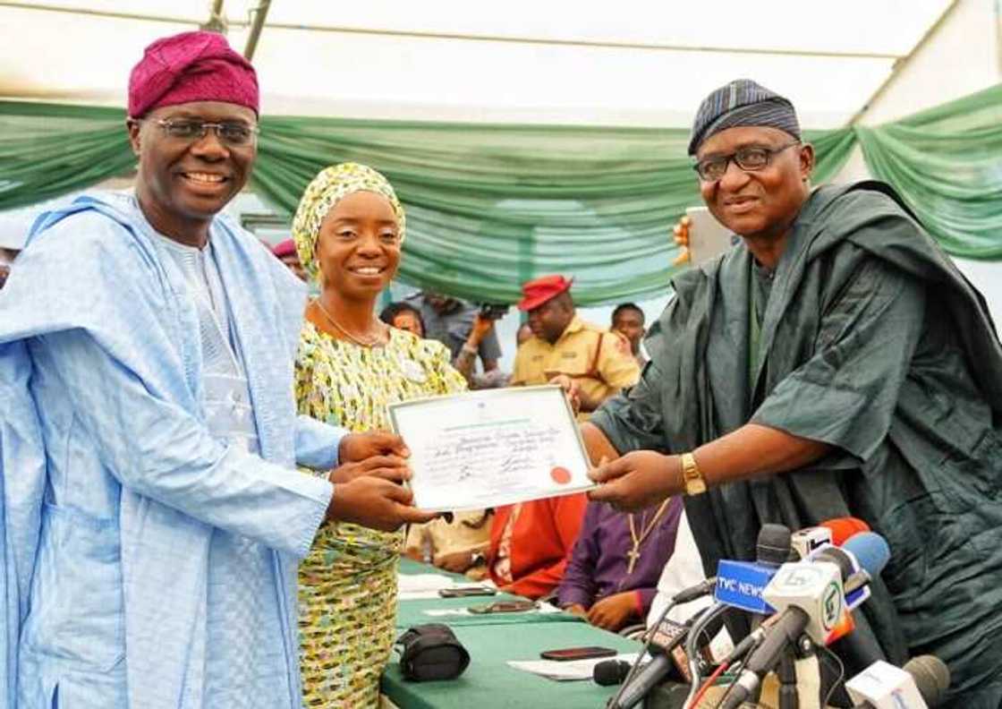 Sanwo-Olu ya karbi takardar komawa mulki Sanwo-Olu ya karbi takardar komawa mulki