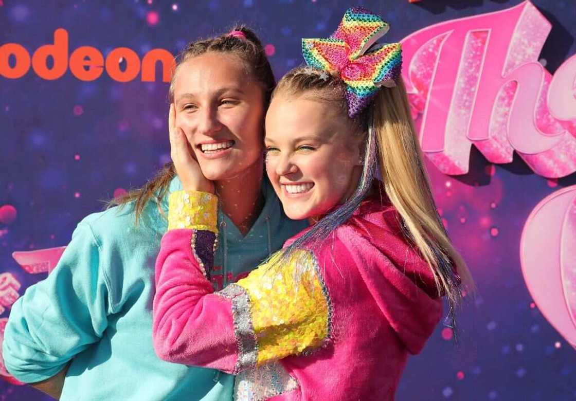 JoJo Siwa and Kylie Prew