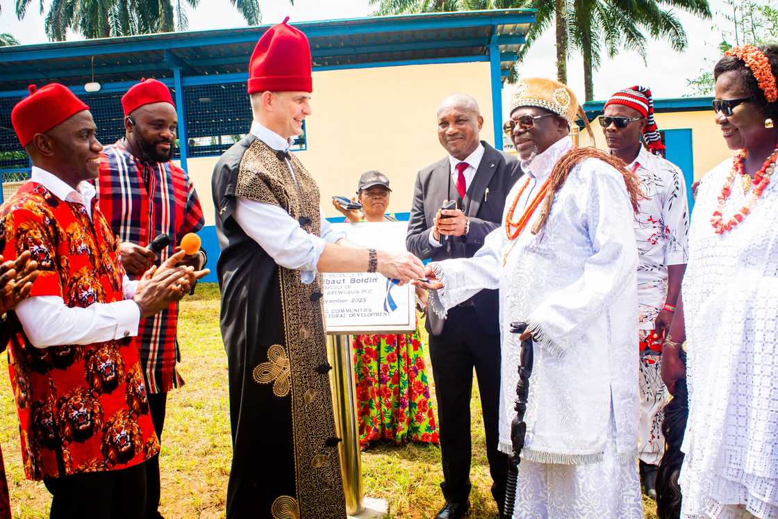 CSR: Nigerian Breweries Donates 2-Ton/Day Cassava Processing Facility to Awo-Omamma Community