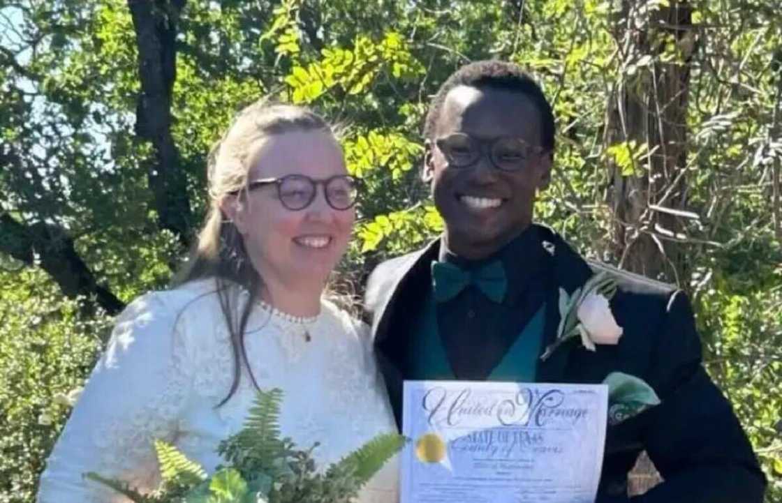 Dan Gwamna Sule da amaryarsa Dan Gwamna Sule da amaryarsa