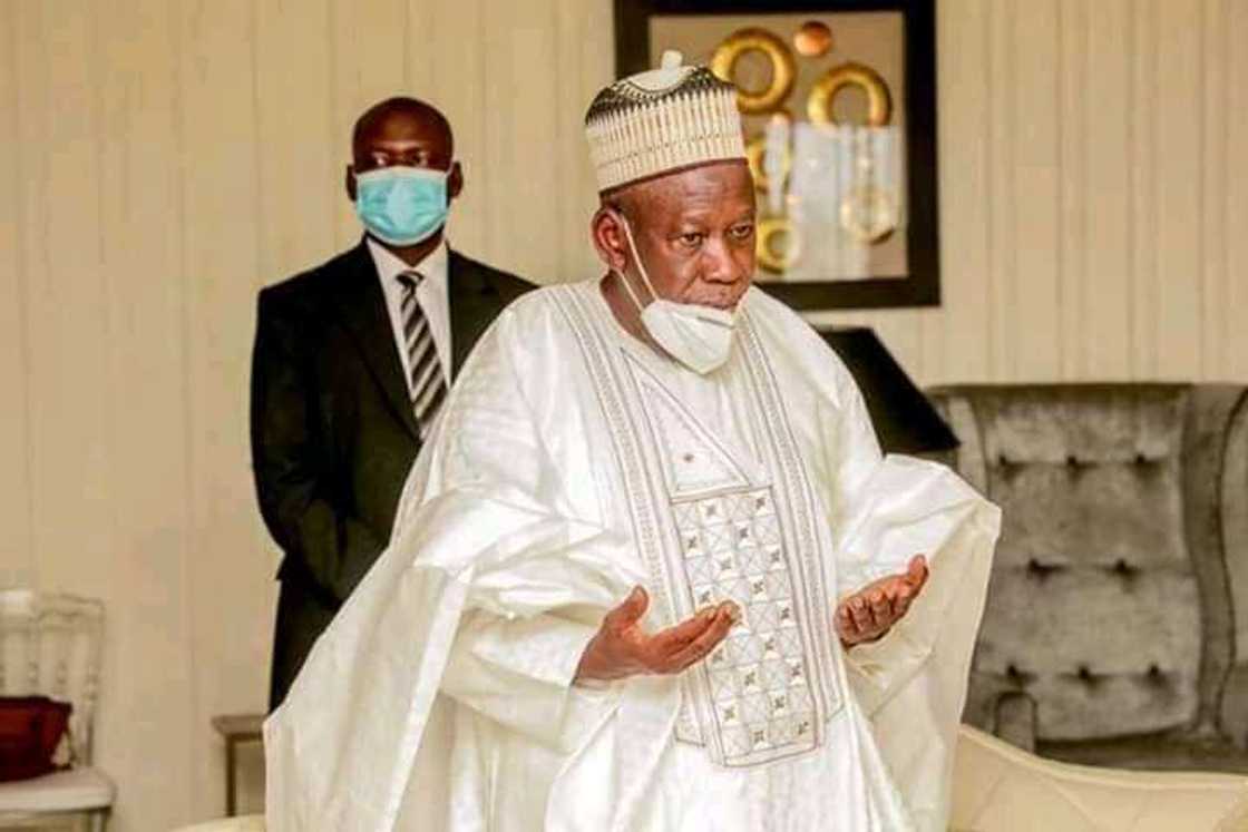 Abiola Ajimobi: Ganduje da iyalinsa sun je ta'aziyya wurin sirikansu Abiola Ajimobi: Ganduje da iyalinsa sun je ta'aziyya wurin sirikansu