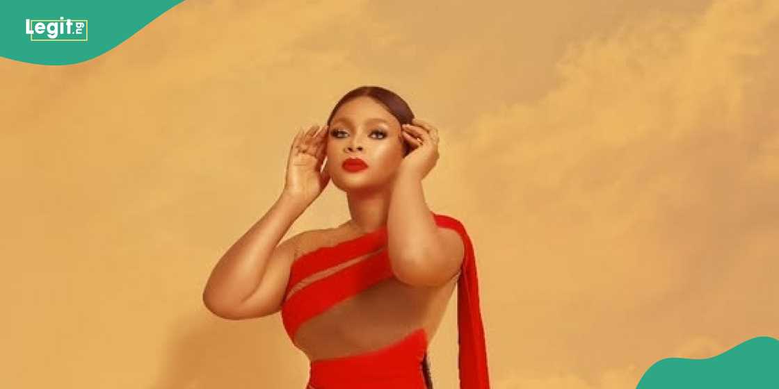 Fan react to what Bimbo Ademoye did to IK Ogbonna. Fan react to what Bimbo Ademoye did to IK Ogbonna.