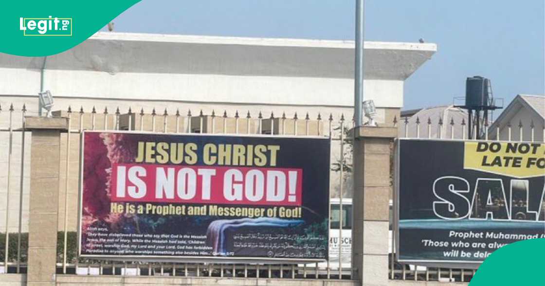 Provocative Lekki banner