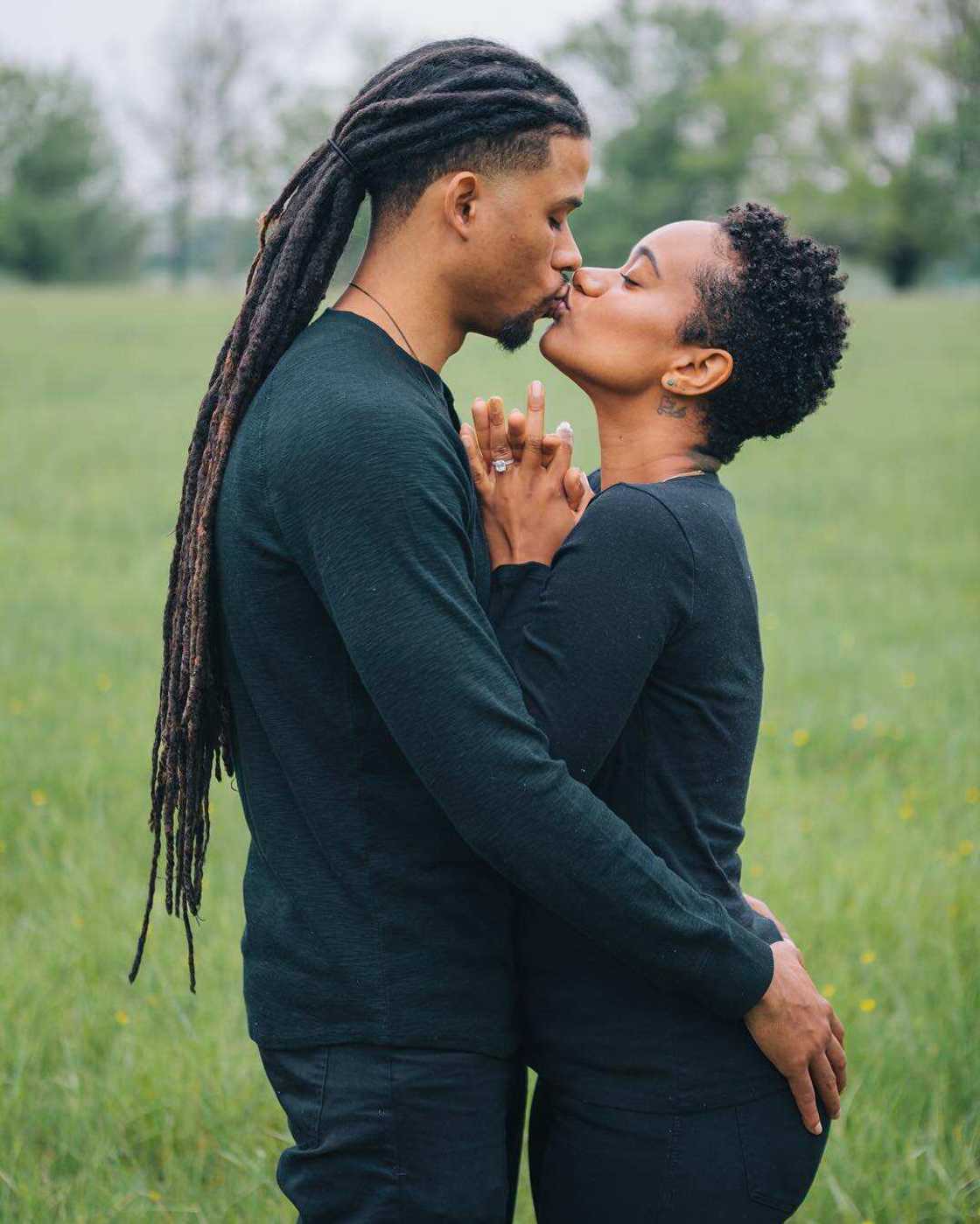 Sweet kissing couple Sweet kissing couple