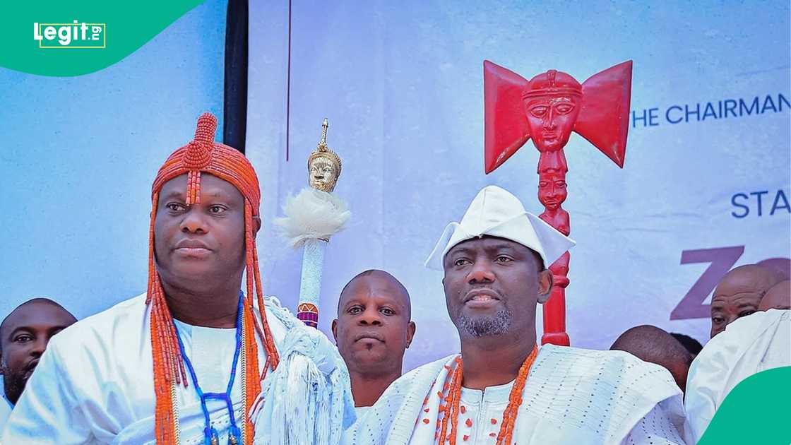 Ooni of Ife, Oba Enitan Ogunwusi, and the Alaafin of Oyo, Abimbola Owoade, make the headlines over a reported supremacy battle. Ooni of Ife, Oba Enitan Ogunwusi, and the Alaafin of Oyo, Abimbola Owoade, make the headlines over a reported supremacy battle.