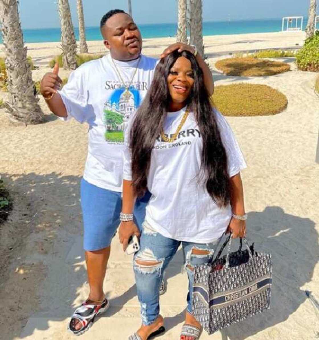 X times Cubana Chiefpriest and wife showed off their luxurious fashion sense X times Cubana Chiefpriest and wife showed off their luxurious fashion sense