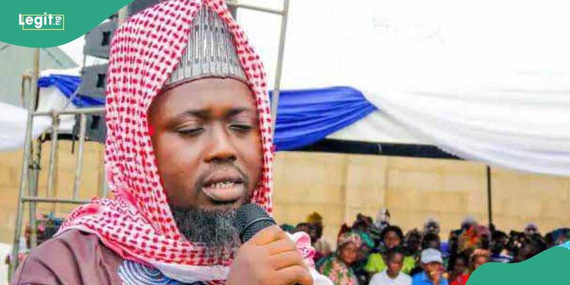 Yan bindiga sun yi garkuwa da malamin Musulunci a Arewa Yan bindiga sun yi garkuwa da malamin Musulunci a Arewa