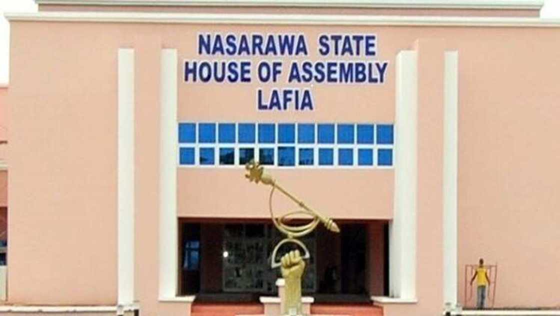 Damfarar daukar aiki: An dakatar da mataimakin shugaban marasa rinjayen majalisar Nasarawa Damfarar daukar aiki: An dakatar da mataimakin shugaban marasa rinjayen majalisar Nasarawa