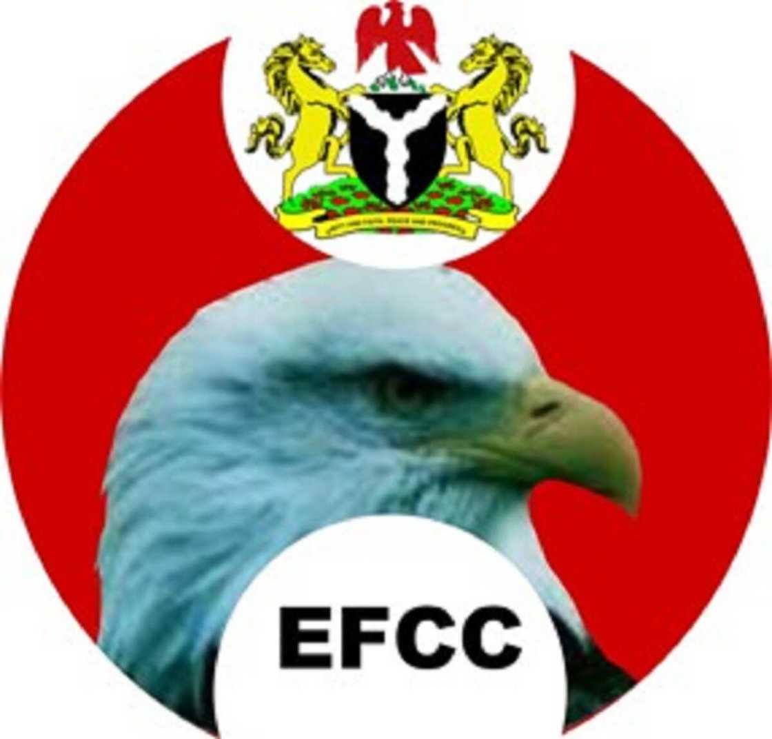Da duminsa: EFCC ta gurfanar da jami'an gwamnatin Sokoto 5 kan damfarar N500m Da duminsa: EFCC ta gurfanar da jami'an gwamnatin Sokoto 5 kan damfarar N500m