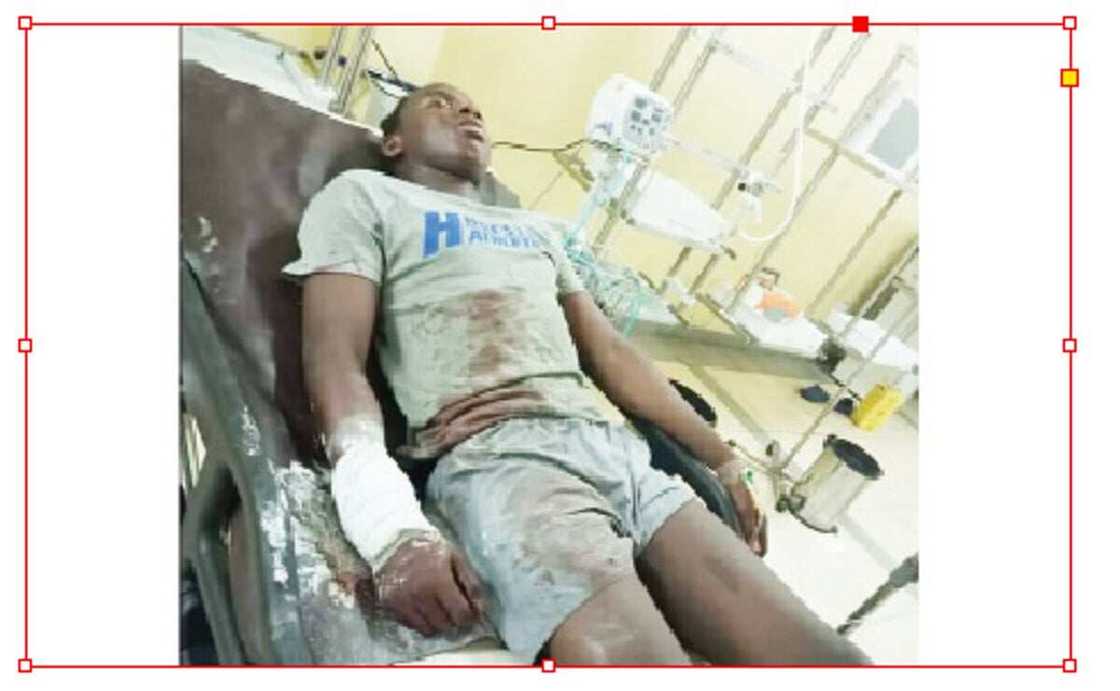 Yansanda sun dirka ma matashi bindiga yayin da yake yin alwala a kofar gida Yansanda sun dirka ma matashi bindiga yayin da yake yin alwala a kofar gida