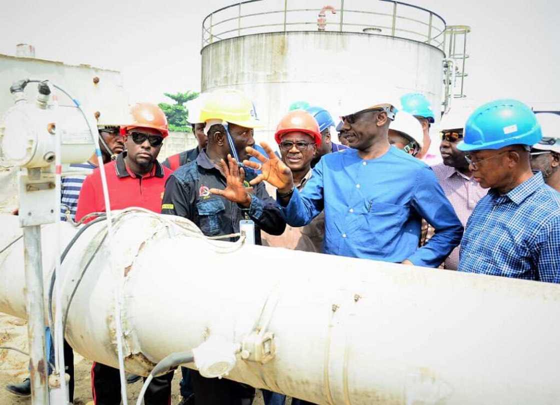 NNPC discovers crude oil in commercial quantity in Benue Trough NNPC discovers crude oil in commercial quantity in Benue Trough