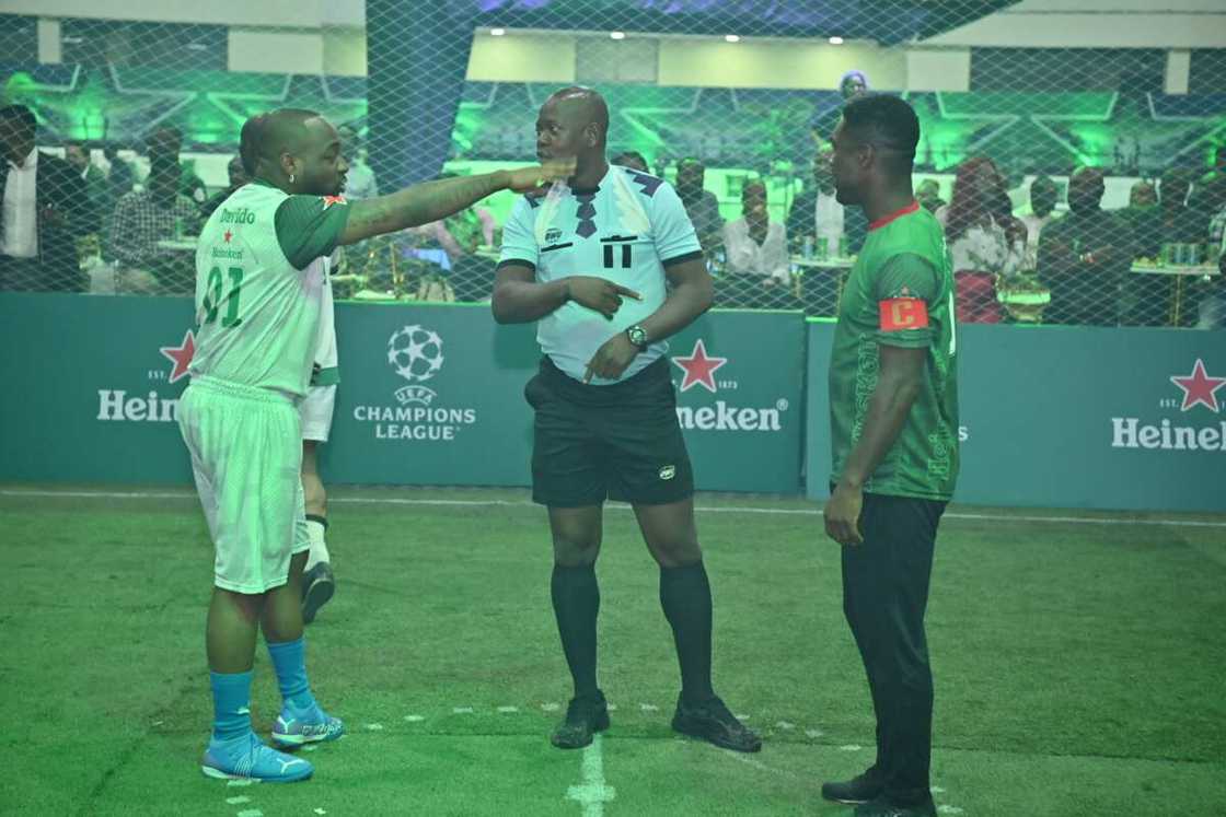 Seedorf, Okocha and Davido Feature in the Heineken Novelty Face-Off Seedorf, Okocha and Davido Feature in the Heineken Novelty Face-Off