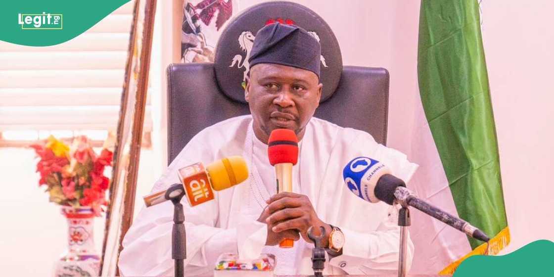 Commissioner Iliya James clarifies allegations that Adamawa government awarded house gate contract to Governor Ahmadu Umaru Fintiri’s daughter. Commissioner Iliya James clarifies allegations that Adamawa government awarded house gate contract to Governor Ahmadu Umaru Fintiri’s daughter.