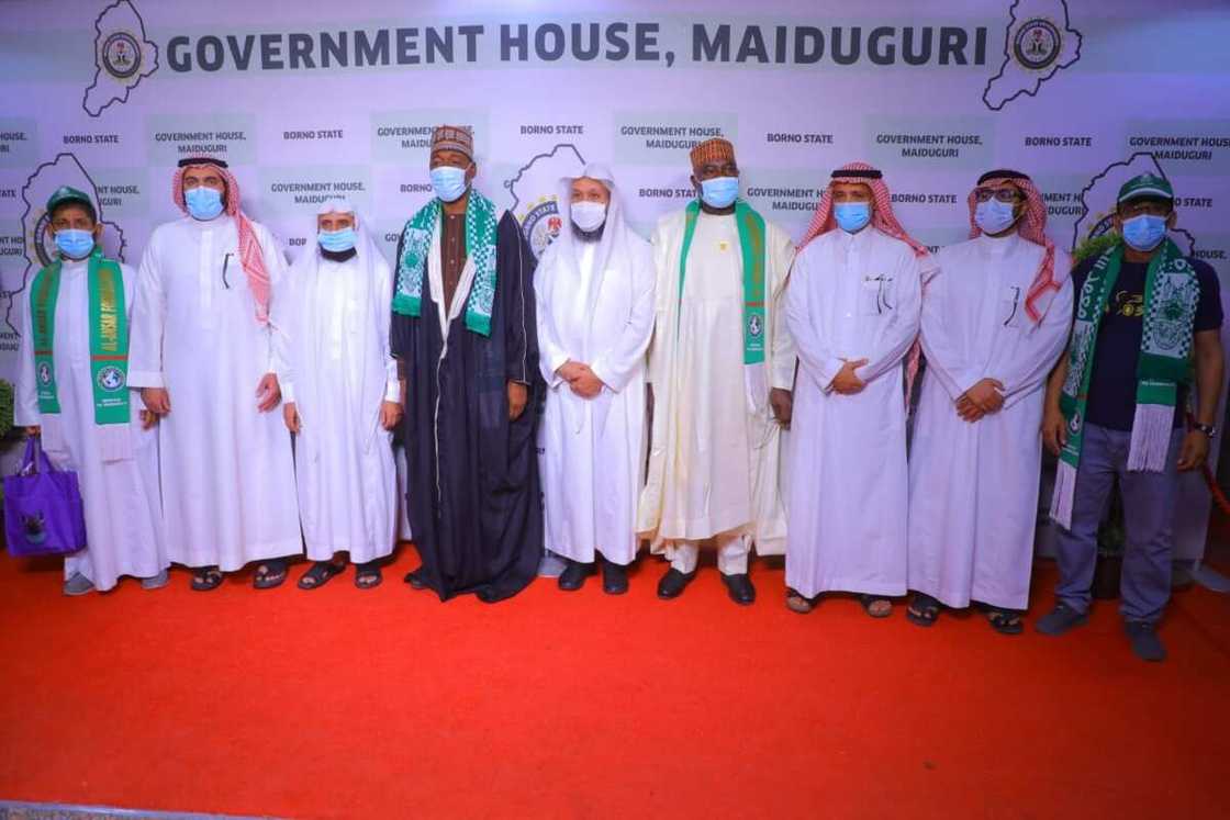 Limamin Ka'aba Ya Ziyarci Zulum, Ya Bayyana Irin Yadda Yake Ji Da Zulum Limamin Ka'aba Ya Ziyarci Zulum, Ya Bayyana Irin Yadda Yake Ji Da Zulum