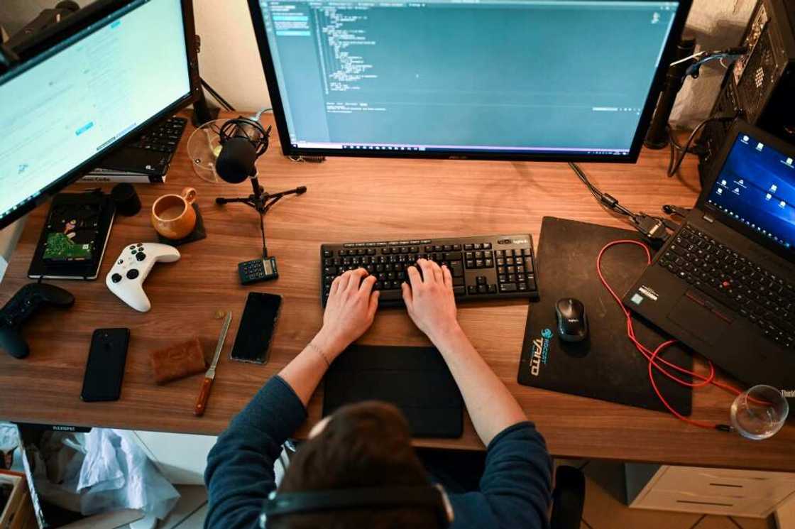 Scientists rely on social media to communicate about climate and other areas Scientists rely on social media to communicate about climate and other areas