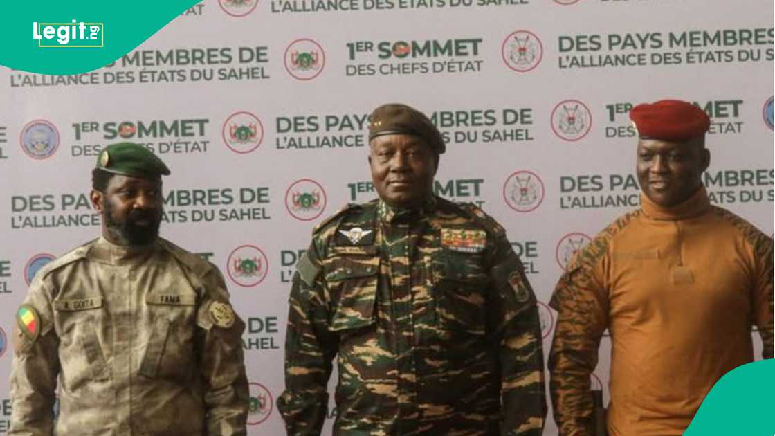 Shugabannin kasashen AES Shugabannin kasashen AES