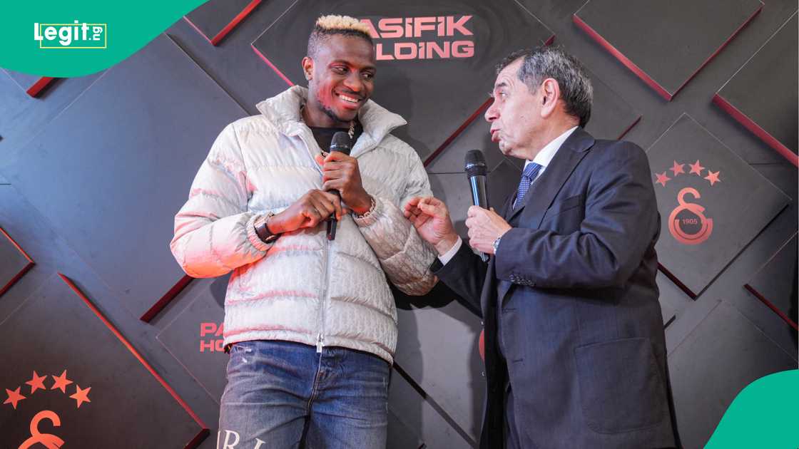 Victor Osimhen, Dursun Ozbek, Galatasaray, Pasifik Holdings, Istanbul, Turkiye. Victor Osimhen, Dursun Ozbek, Galatasaray, Pasifik Holdings, Istanbul, Turkiye.