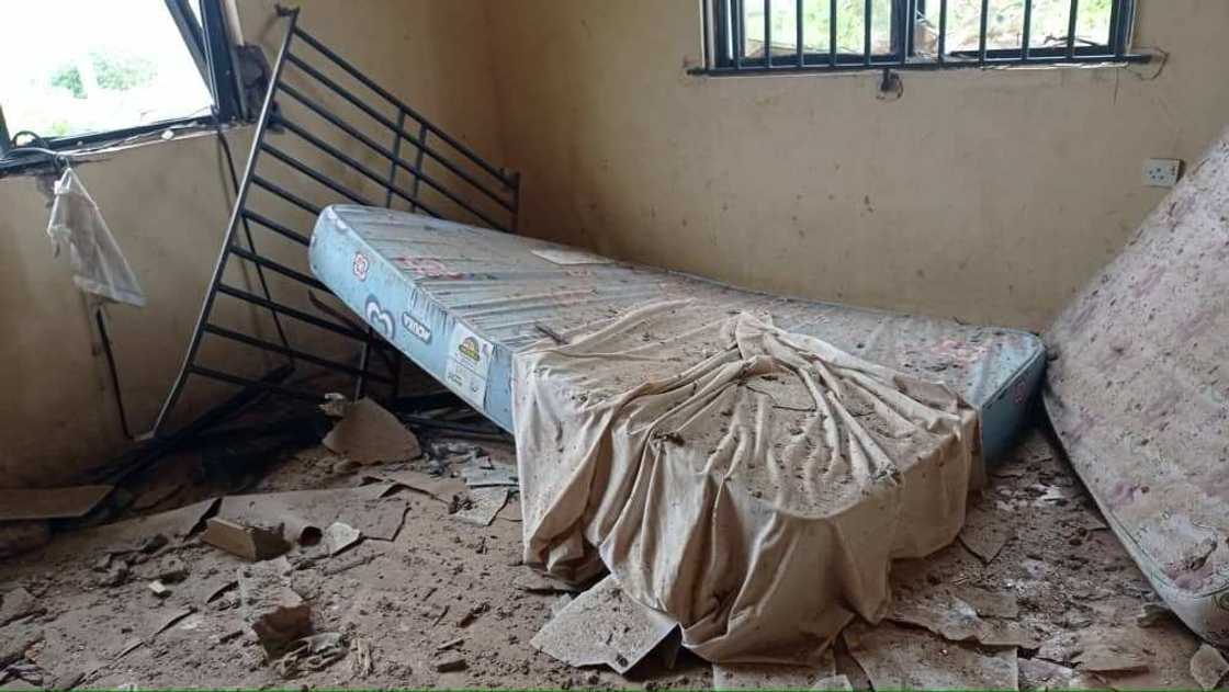 Yadda yan bindiga suka fasa gidan yari suka saki Fursunoni 1000 Yadda yan bindiga suka fasa gidan yari suka saki Fursunoni 1000