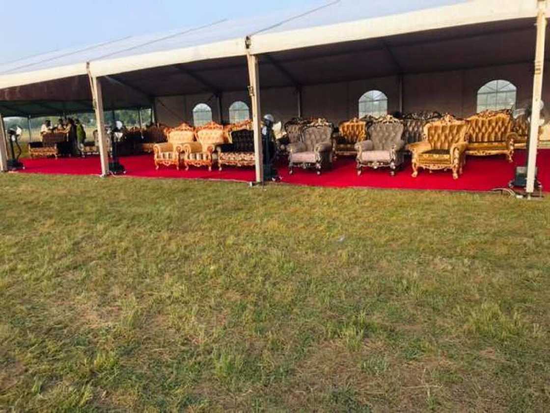 Hotuna daga wurin shirye-shiryen mika sandar sarautar Zazzau Hotuna daga wurin shirye-shiryen mika sandar sarautar Zazzau