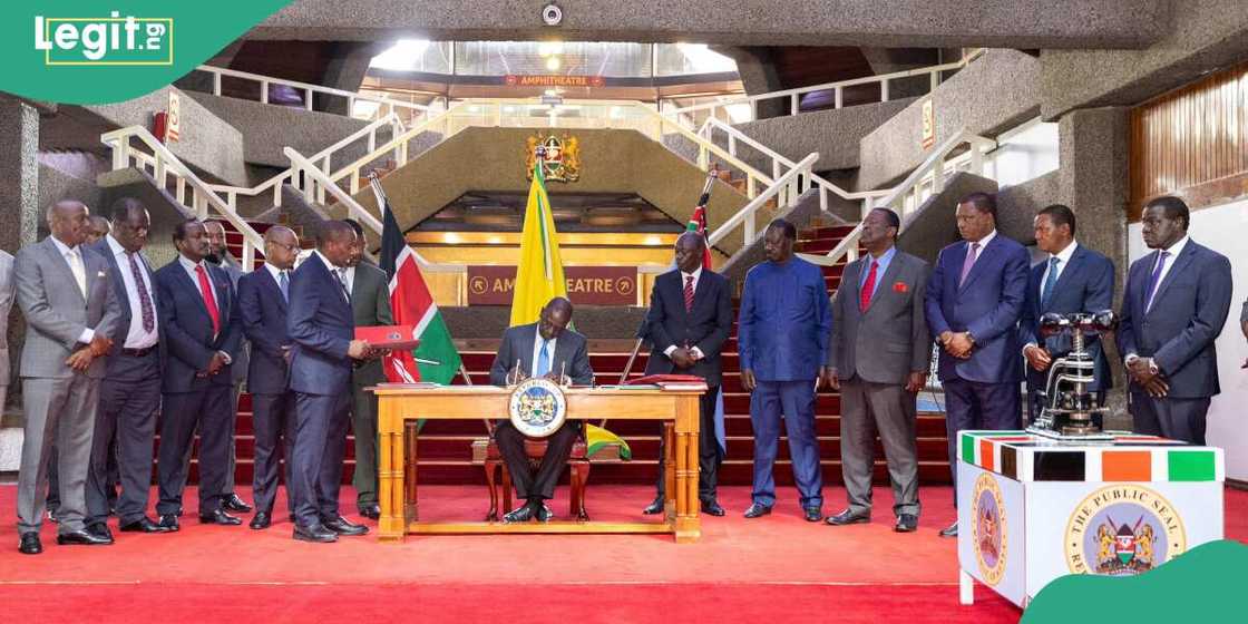 Shugaba William Ruto na Kenya ya yi jawabi kai tsaye ga 'yan kasarsa Shugaba William Ruto na Kenya ya yi jawabi kai tsaye ga 'yan kasarsa