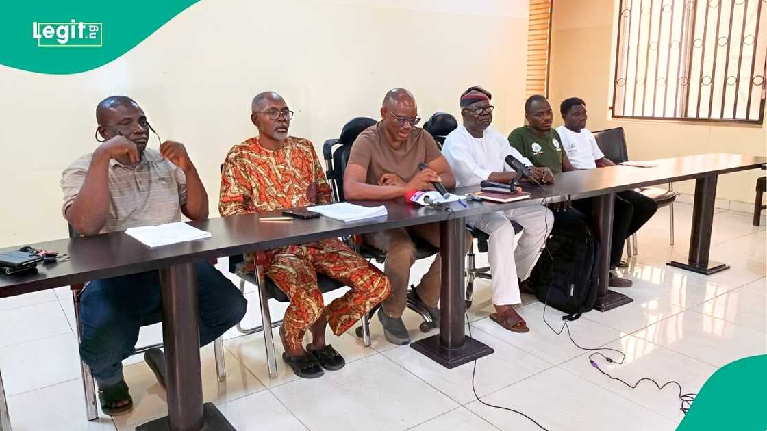 ASUU leaders addressing journalists on reasons for the 2-week warning strike. ASUU leaders addressing journalists on reasons for the 2-week warning strike.