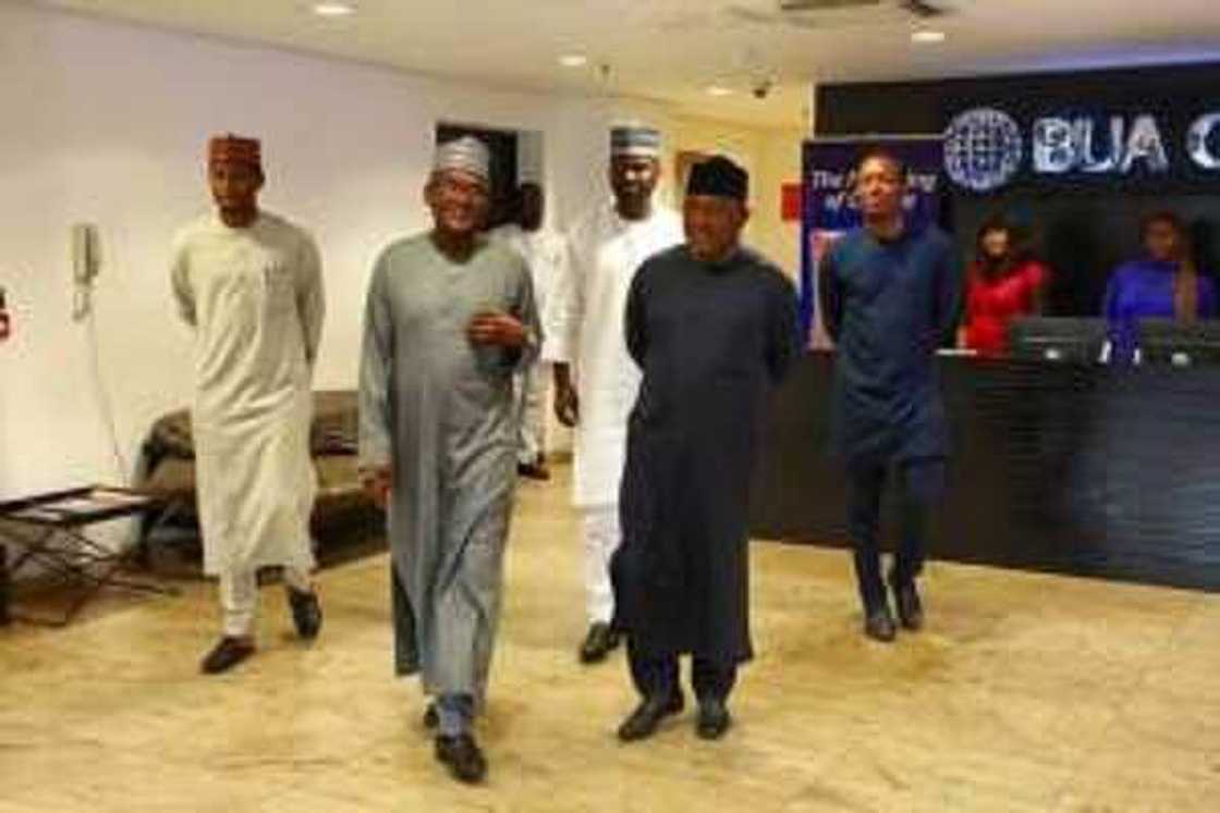 Hotunan haduwar biloniyoyi; Aliko Dangote ya ziyarci Abdulsamad Isyaka Rabi'u Hotunan haduwar biloniyoyi; Aliko Dangote ya ziyarci Abdulsamad Isyaka Rabi'u