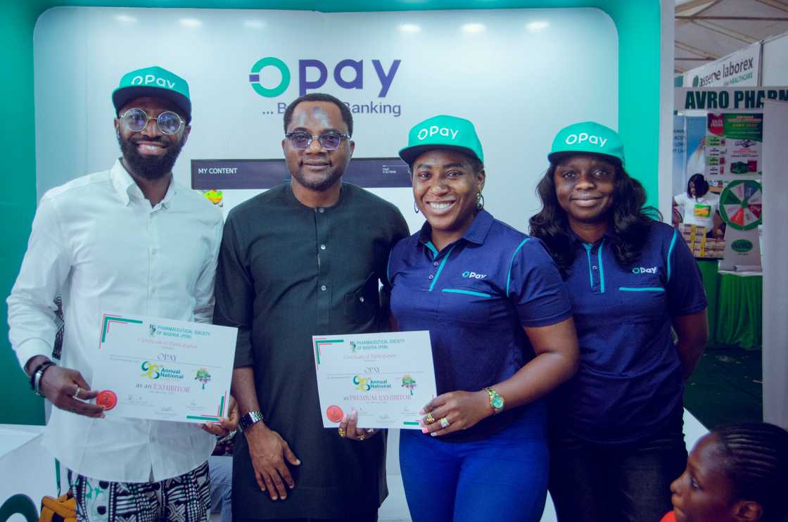 OPay employees receiving certificates