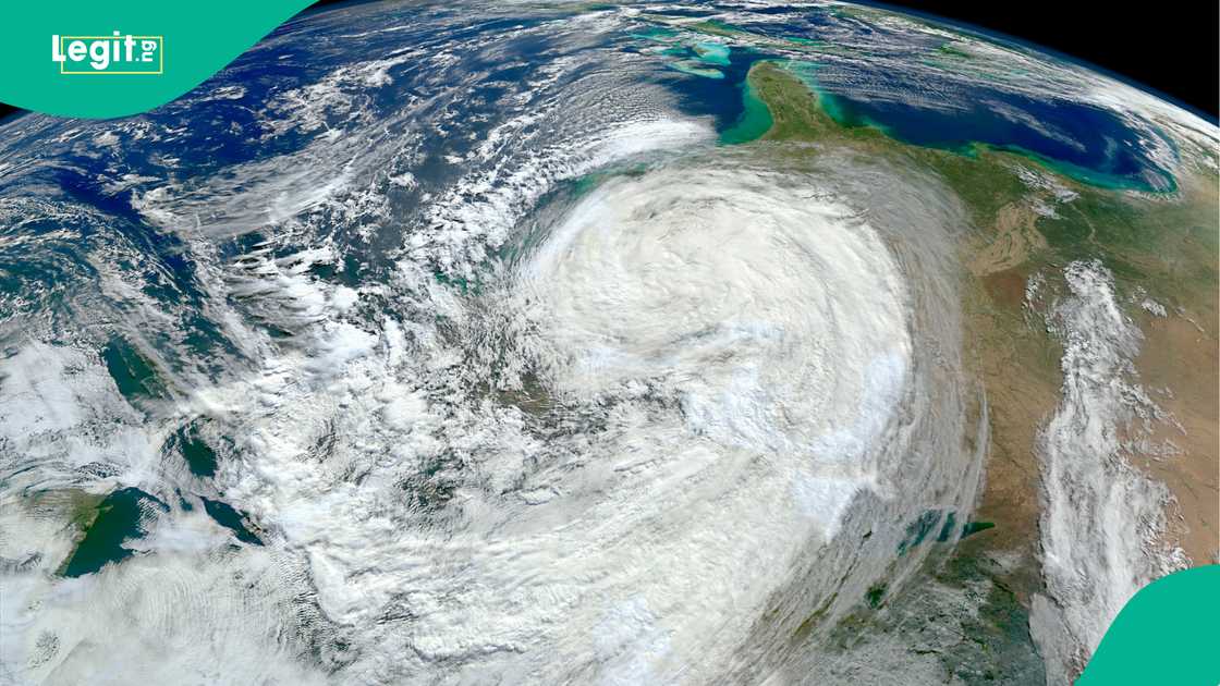 Scientists Explain Powerful Superstorm that Can Hit Earth and Destroy the Internet Scientists Explain Powerful Superstorm that Can Hit Earth and Destroy the Internet