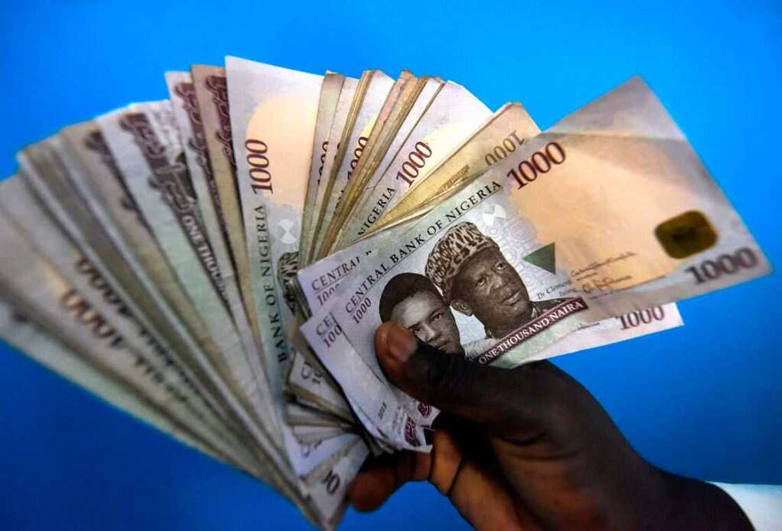 Naira, dollars, Black market I&E window