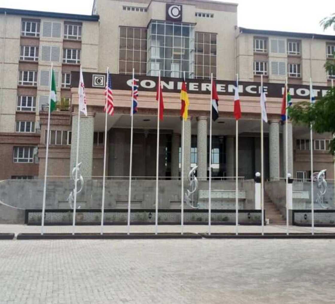 Fashewar Gas Na Bogi Ya Kashe Mutane 2, Wasu Sun Jikkata a Wani Otal Fashewar Gas Na Bogi Ya Kashe Mutane 2, Wasu Sun Jikkata a Wani Otal