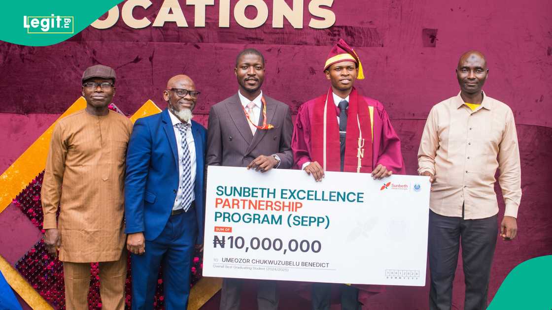 Photos emerge as company awards N10 million to UNILAG overall best graduating student