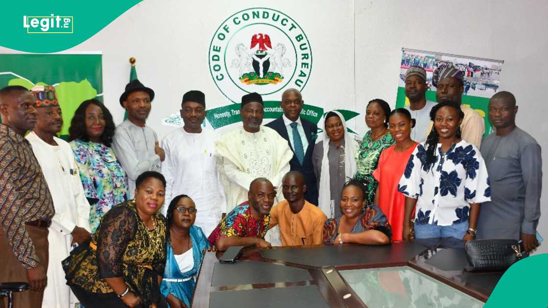 Hukumar CCB ta yi magana kan abubuwan da ke kawo cikas ga yaki da cin hanci da rashawa Hukumar CCB ta yi magana kan abubuwan da ke kawo cikas ga yaki da cin hanci da rashawa