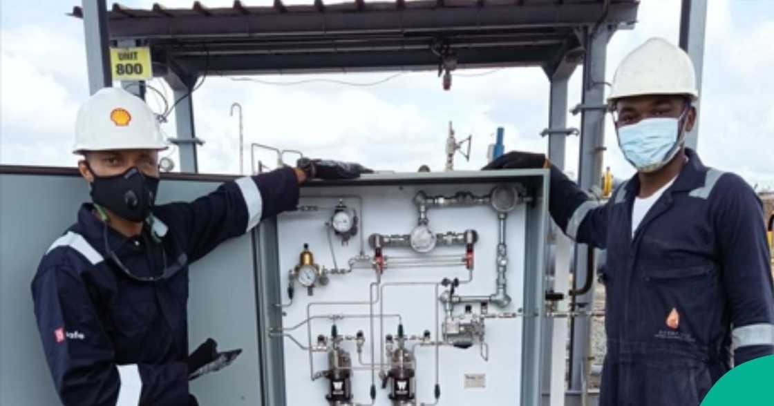 Automated Motor Control Centers designed by Olanite support 22,000 workers and uninterrupted refinery operations. Automated Motor Control Centers designed by Olanite support 22,000 workers and uninterrupted refinery operations.