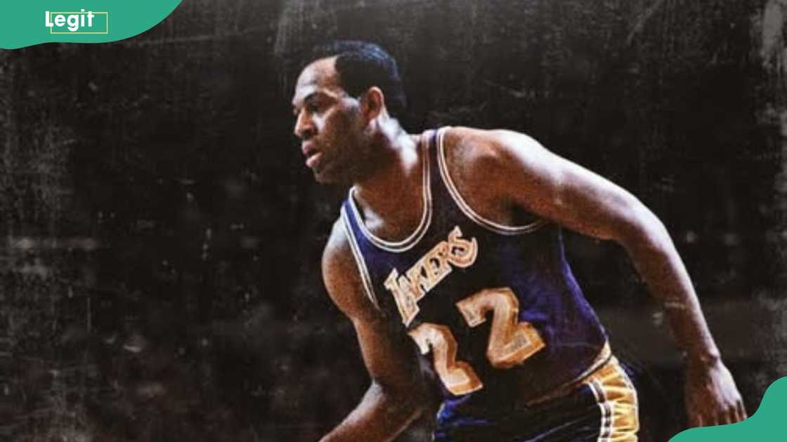 Elgin Baylor in the middle of a game Elgin Baylor in the middle of a game