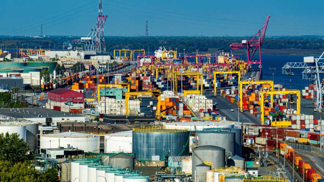 Dockworkers at the port of Montreal have ended a partial three-day strike as planned Dockworkers at the port of Montreal have ended a partial three-day strike as planned