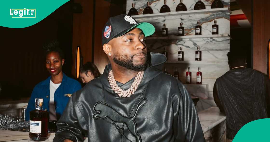 Fans laud Davido for rewarding fan with a shop. Fans laud Davido for rewarding fan with a shop.