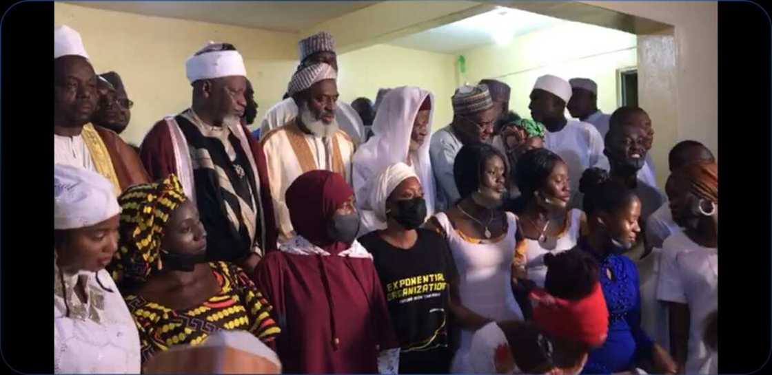 Sheikh Gumi Ya Gana da Daliban Afaka, Ya Bayyana Yadda Ya Taimaka Aka Ceto Su Sheikh Gumi Ya Gana da Daliban Afaka, Ya Bayyana Yadda Ya Taimaka Aka Ceto Su