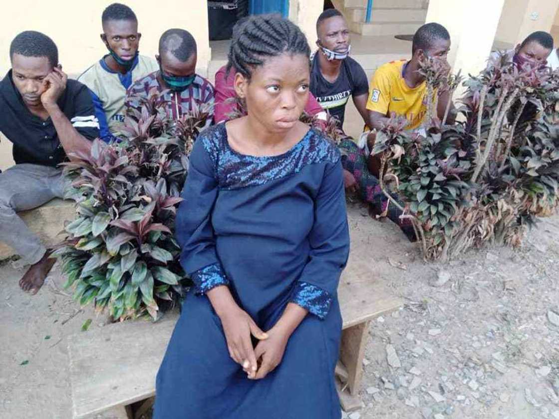 Ina kashe mutane ne domin kawai na samu kudin shan giya da shagwaba budurwata - Mai laifi Ina kashe mutane ne domin kawai na samu kudin shan giya da shagwaba budurwata - Mai laifi