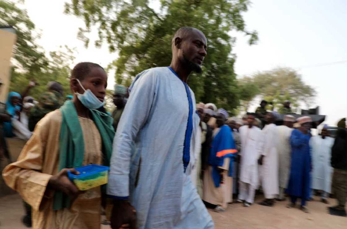 Hotuna: Cike da farin ciki, iyaye sun hadu da 'ya'yansu da aka sace a Kankara Hotuna: Cike da farin ciki, iyaye sun hadu da 'ya'yansu da aka sace a Kankara