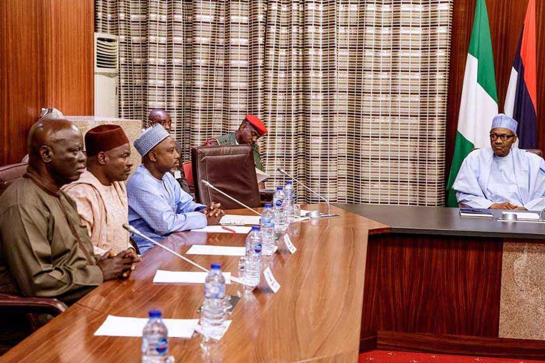 CCB: Buhari da Osinbajo za su maida fam din da ke dauke da adadin dukiyarsu CCB: Buhari da Osinbajo za su maida fam din da ke dauke da adadin dukiyarsu