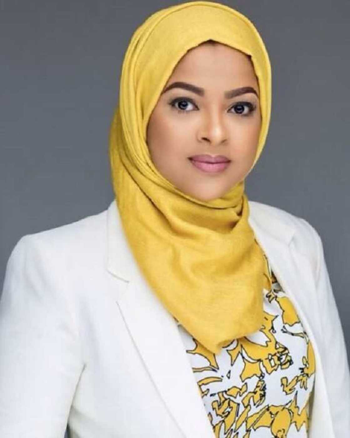 Masha Allah: Mace Bahaushiya da ta fi kowacce mace kyau da kankantar shekaru cikin 'yan siyasar Najeriya (Hotuna) Masha Allah: Mace Bahaushiya da ta fi kowacce mace kyau da kankantar shekaru cikin 'yan siyasar Najeriya (Hotuna)