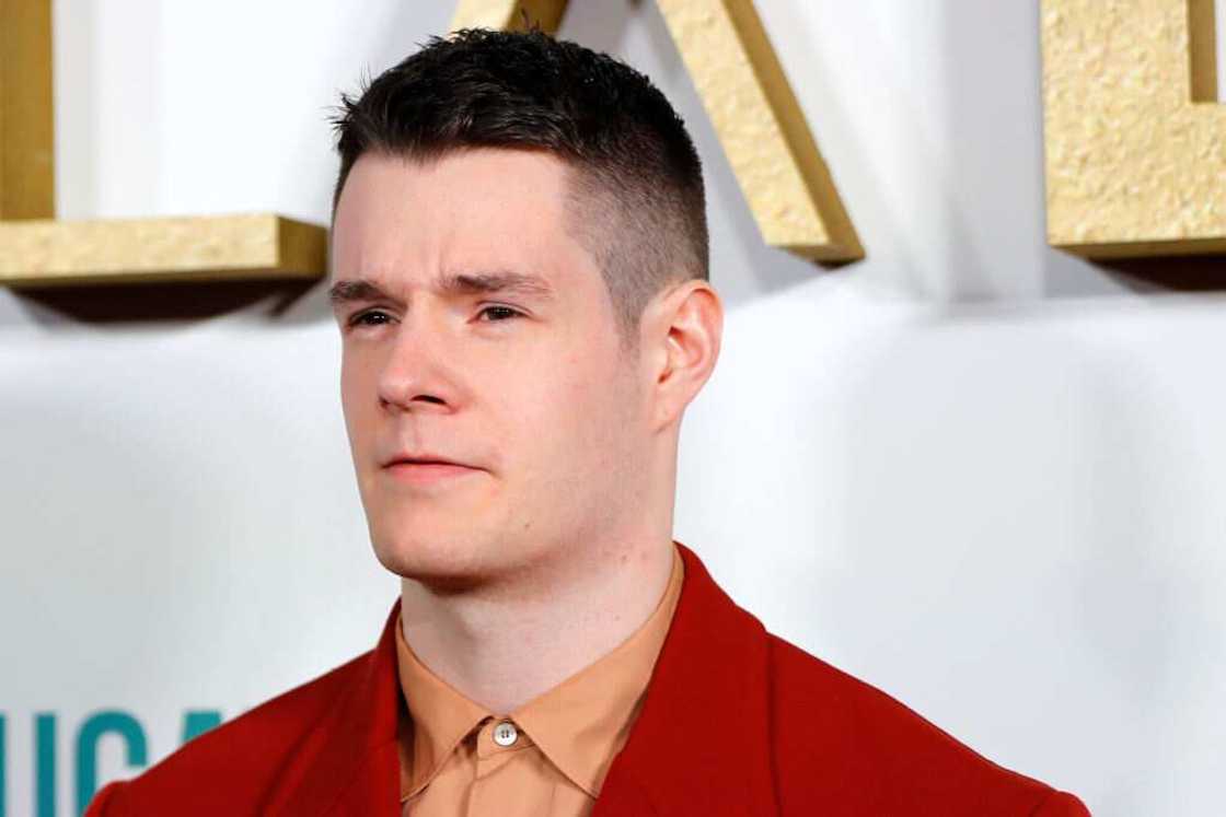Connor Swindells: biographie, sex education, séparation, couple Connor Swindells: biographie, sex education, séparation, couple