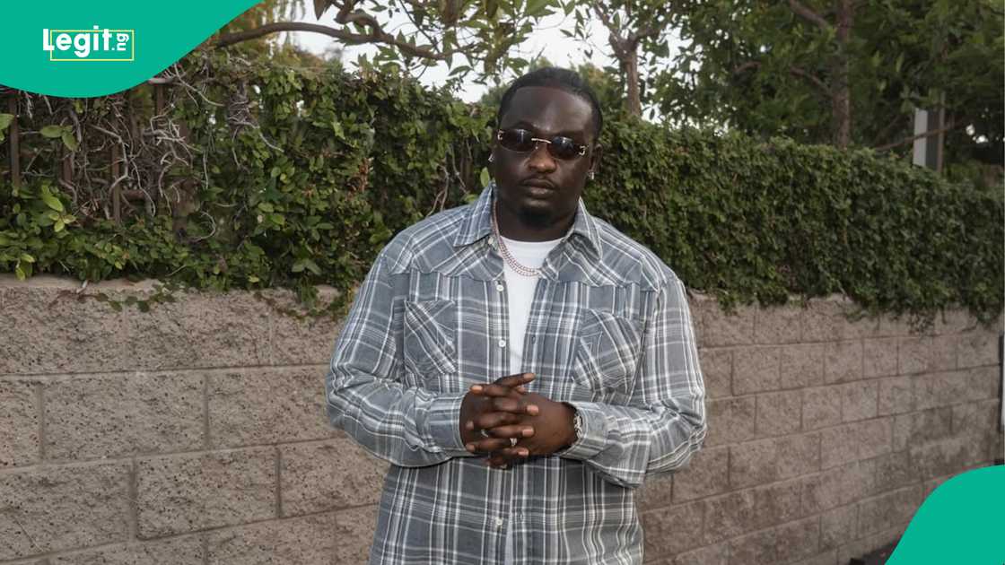 Aku Ezeiruaku calls out Wande Coal amid his feud with Davido Aku Ezeiruaku calls out Wande Coal amid his feud with Davido