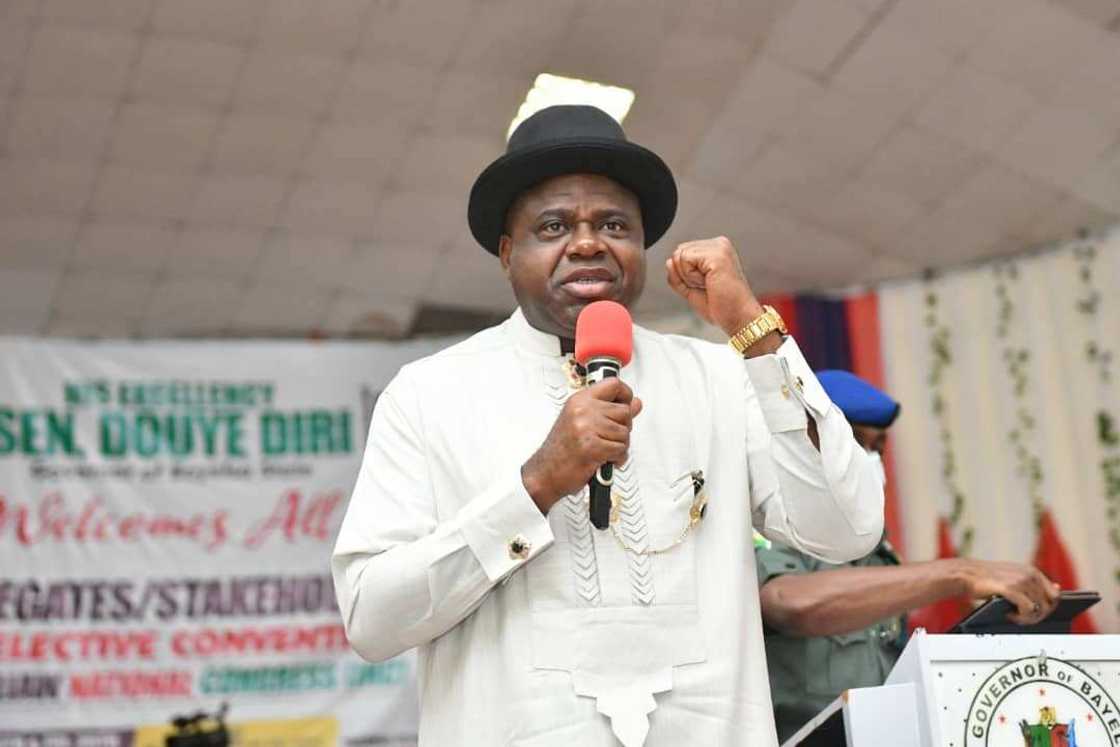 Just in: Nigerian governor imposes COVID-19 curfew from 8pm to 6am Just in: Nigerian governor imposes COVID-19 curfew from 8pm to 6am