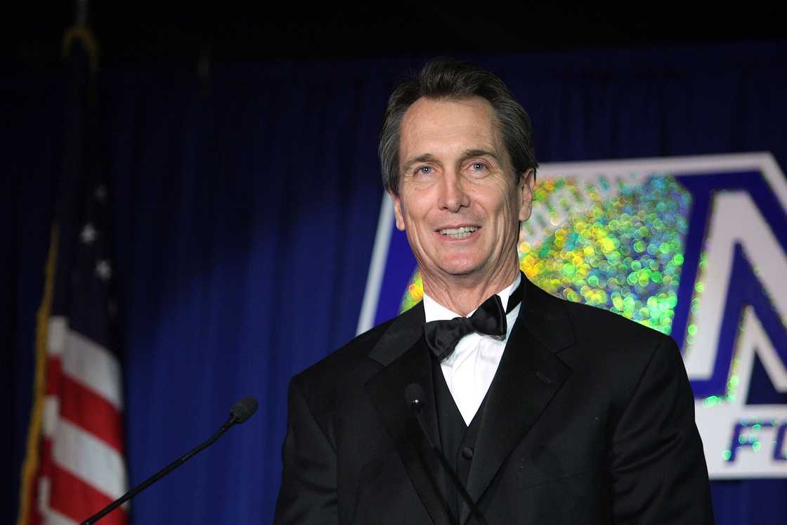 Cris Collinsworth winner of the Harrah's Broadcaster Award for Sports Broadcaster of the Year attends the 76th Annual Maxwell Football Club Awards Dinner Cris Collinsworth winner of the Harrah's Broadcaster Award for Sports Broadcaster of the Year attends the 76th Annual Maxwell Football Club Awards Dinner