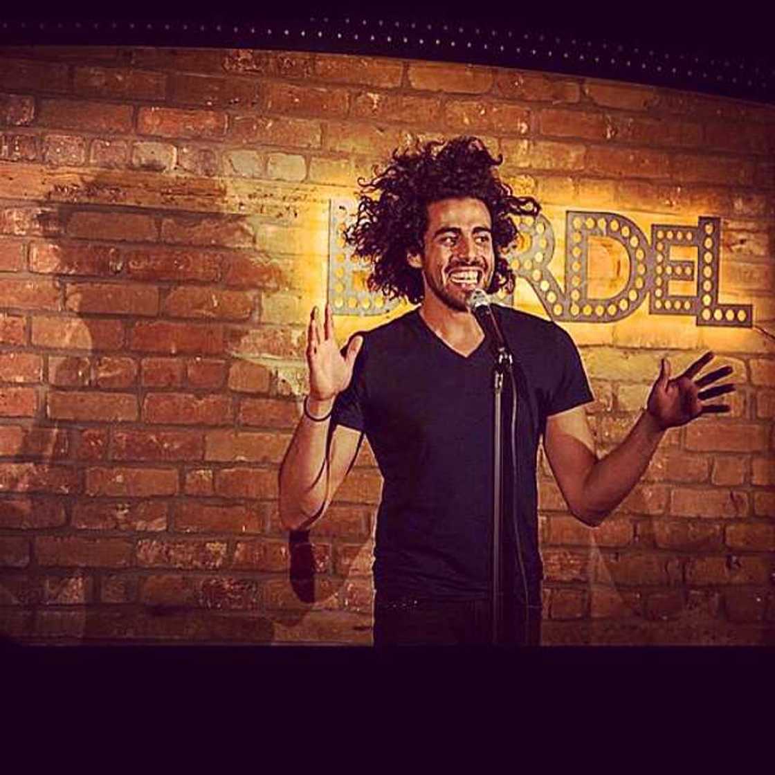 Biographie d'Adib Alkhalidey : conjointe, films, spectacles, photos Biographie d'Adib Alkhalidey : conjointe, films, spectacles, photos