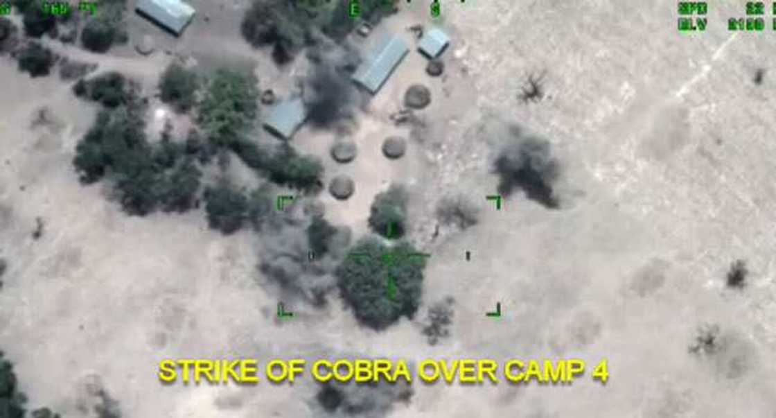 Mayakan Sojin Sama sun ragargaji yan bindiga a Kaduna (Hotuna) Mayakan Sojin Sama sun ragargaji yan bindiga a Kaduna (Hotuna)