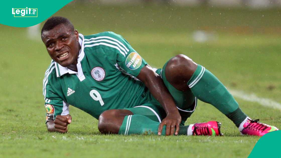 Ex-international Emmanuel Emenike has showcased his luxurious mansion in Imo State. Ex-international Emmanuel Emenike has showcased his luxurious mansion in Imo State.