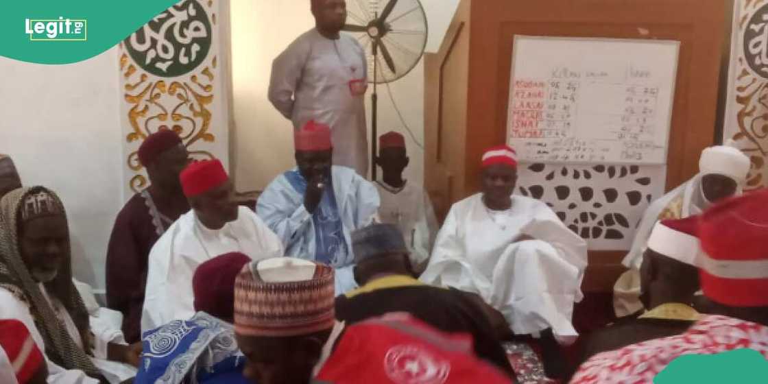 Kwankwaso ya jagoranci addu'a ta musamman kan hukucin Kotun Koli Kwankwaso ya jagoranci addu'a ta musamman kan hukucin Kotun Koli